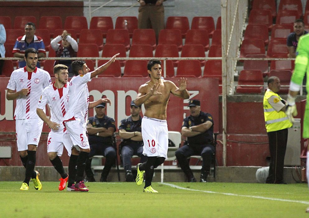 Foto: Perotti celebra el gol del empate (Efe).