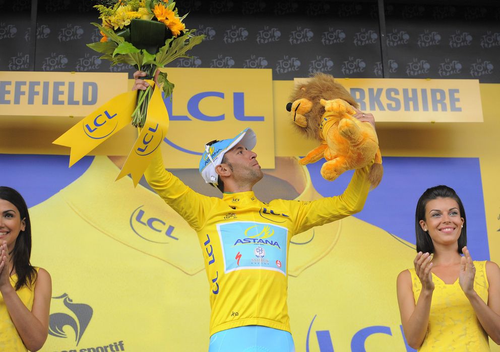 Foto: Nibali en el podio de Sheffield.