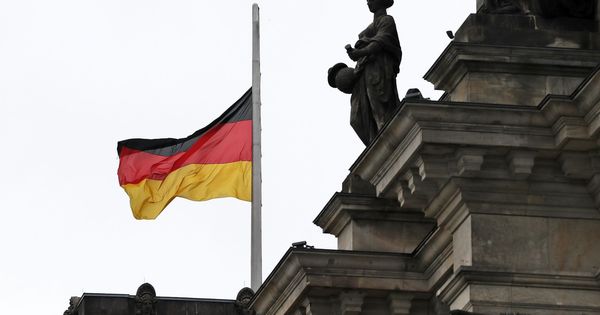 Foto: Bandera de Alemania en el Reichstag (Efe)