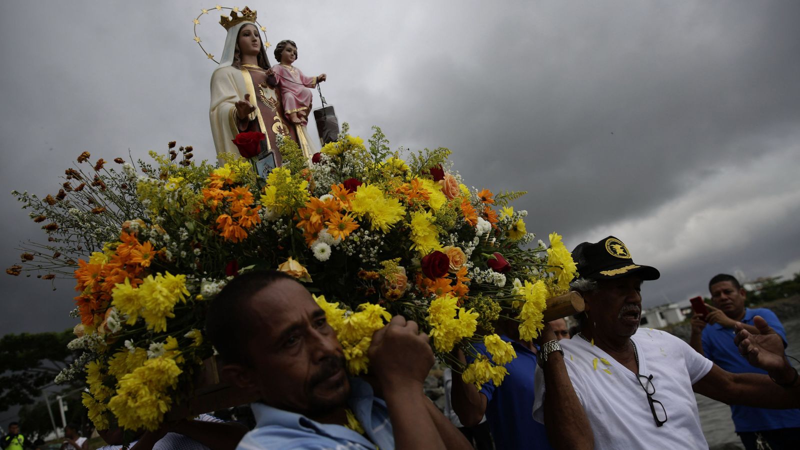 Foto: Policía y pescadores panameños celebran romería marítima de virgen del carmen