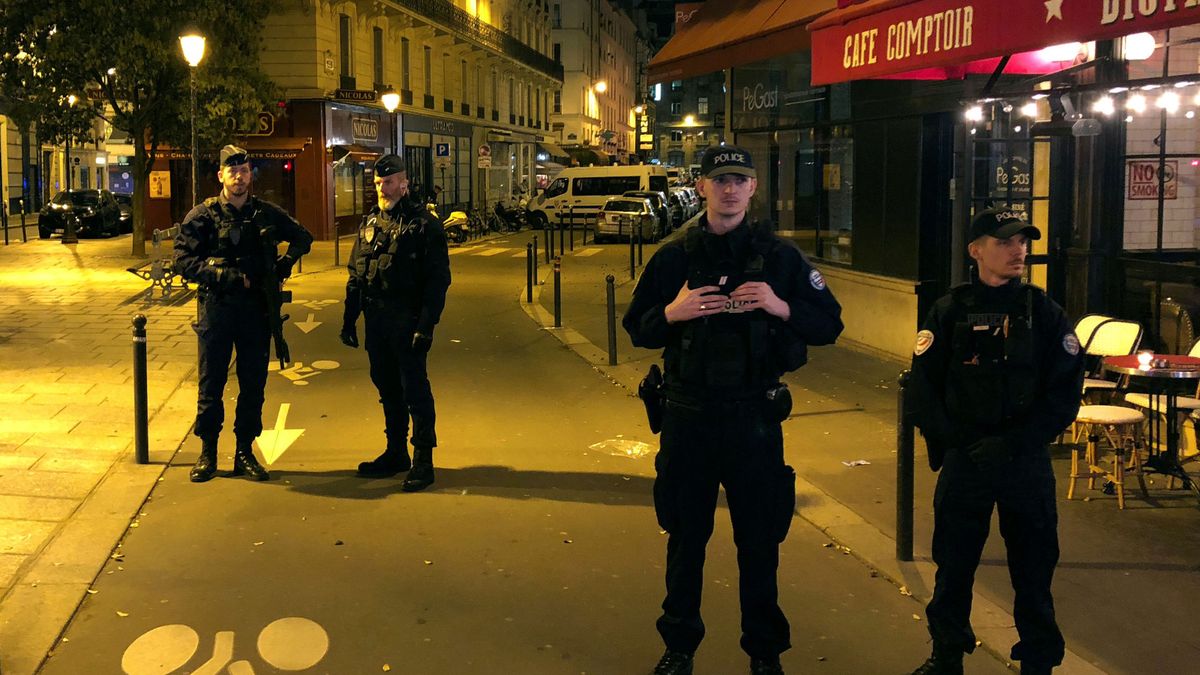 Dos muertos tras un ataque con un cuchillo en el centro del París
