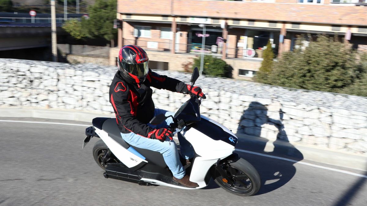 Ray 7.7, un scooter eléctrico de altas capacidades... y de marca española