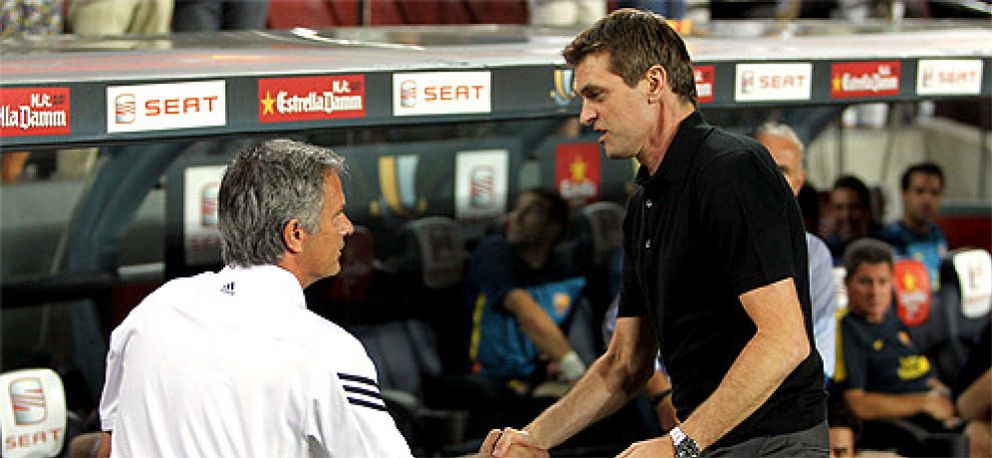 Foto: Mourinho vuelve a quejarse del árbitro y a Vilanova no le "sorprende"