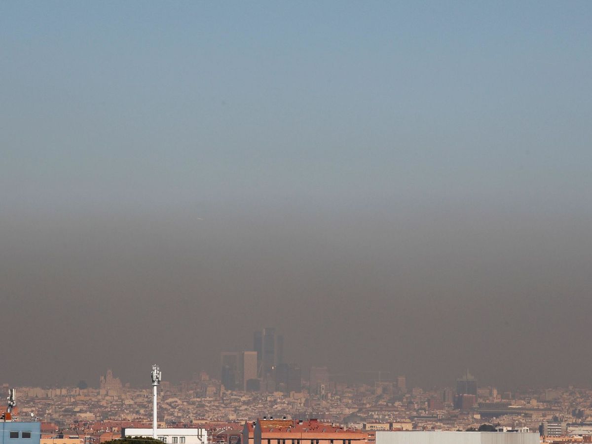 Foto: Contaminación en Madrid este jueves. (EFE)