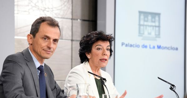 Foto: Los ministros en funciones Isabel Celaá y Pedro Duque, este 7 de junio en la Moncloa. (EFE)