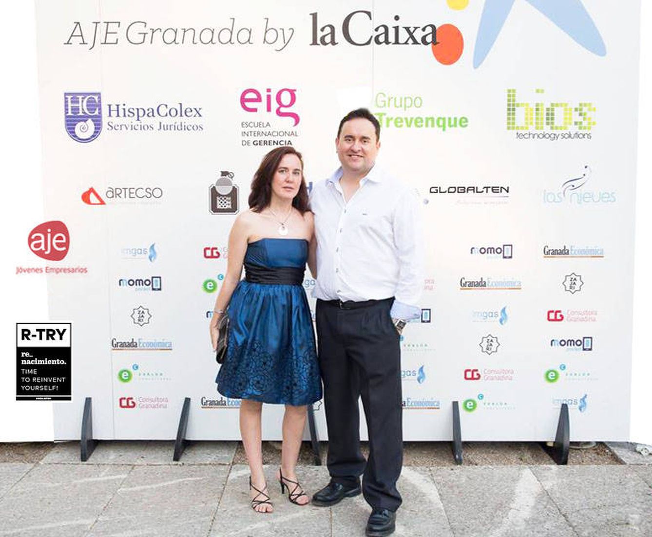 Gerardo García y su socia Elena Leyva en un evento de AJE Granada. (Masnopago)