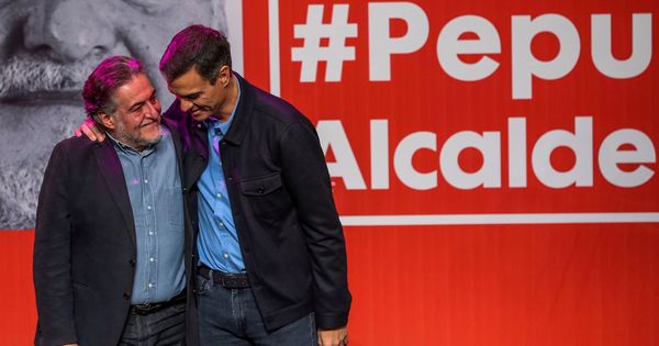 Foto: El presidente del Gobierno y secretario general de los socialistas, Pedro Sánchez (d), y el candidato del partido a la alcaldía de Madrid, Pepu Hernández. (EFE)