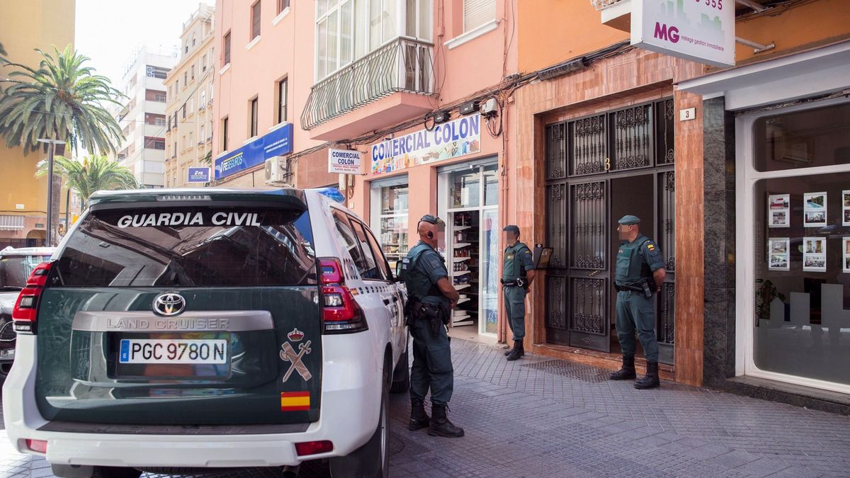 Buscan a un motorista tras tirotear a un veinteañero en Mijas (Málaga)