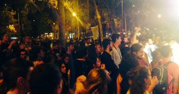 Foto: Estudiantes en la Universidad de Barcelona. (@unisxrepublica)