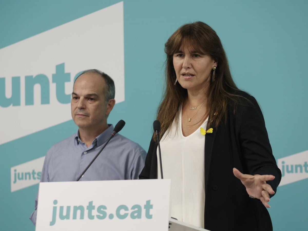 Foto: Laura Borràs (d), junto al secretario de JxCAT, Jordi Turull. (EFE/Quique García)