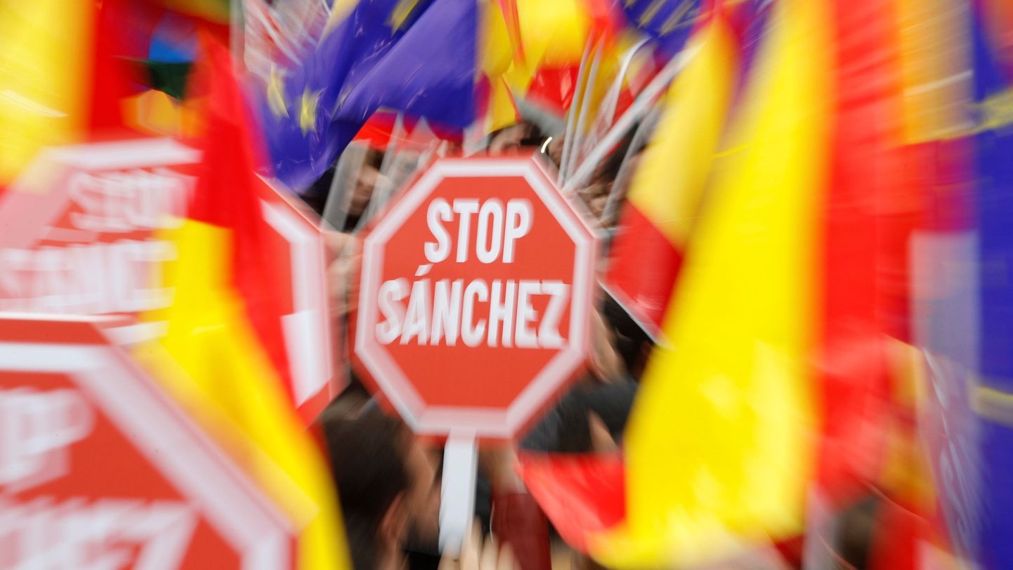 Vista de la concentración celebrada el pasado noviembre por 'España Ciudadana' con el lema "Stop Sánchez". (EFE)