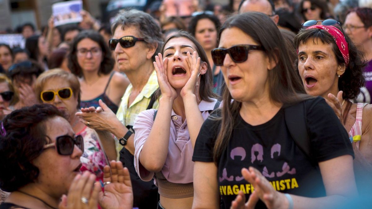 Moncloa critica la libertad de La Manada y defenderá a las víctimas de delitos sexuales