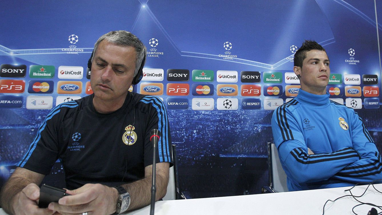 Foto: Mourinho y Cristiano Ronaldo, en una rueda de prensa de 2012. (Reuters)