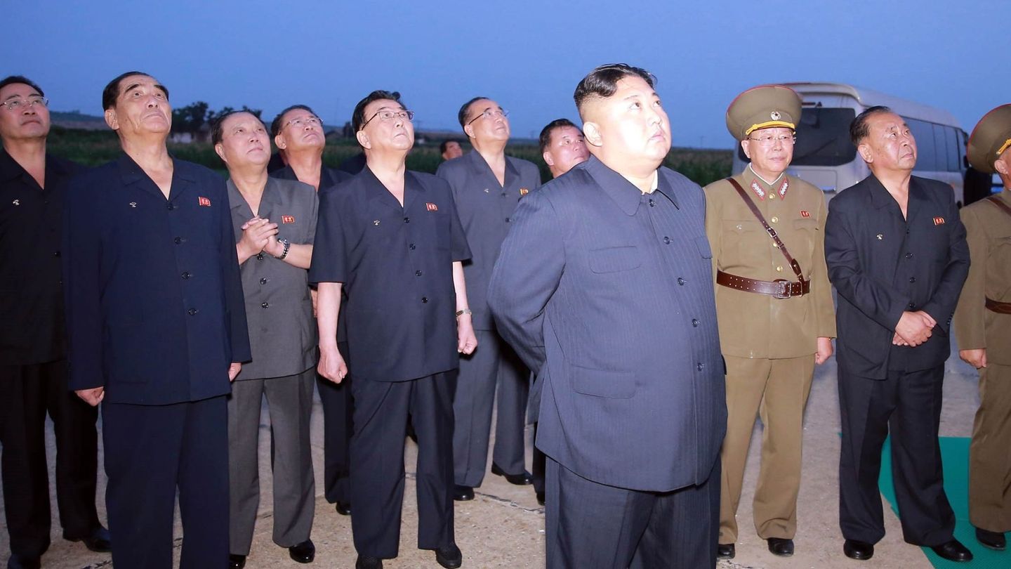 El dictador durante uno de los lanzamientos. (Reuters)