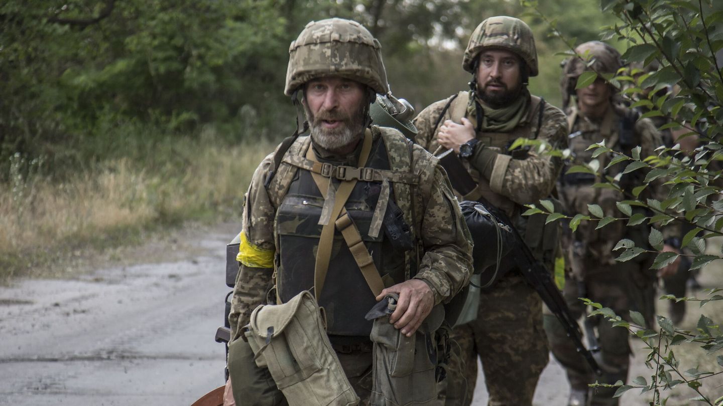 Soldados ucranianos en Severodonetsk. (EFE/EPA/Oleksandr Ratushniak)