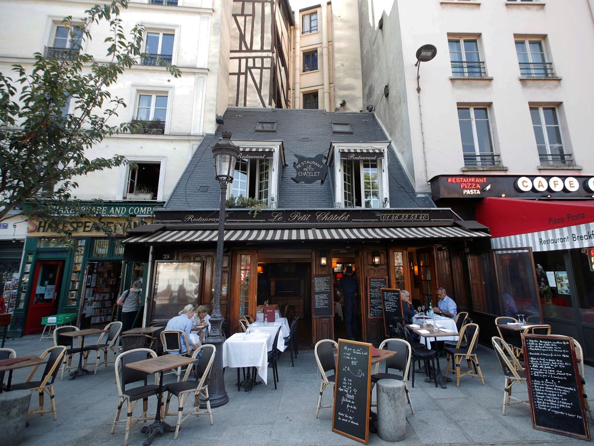 Foto: Vista de un restaurante en París. (Reuters)