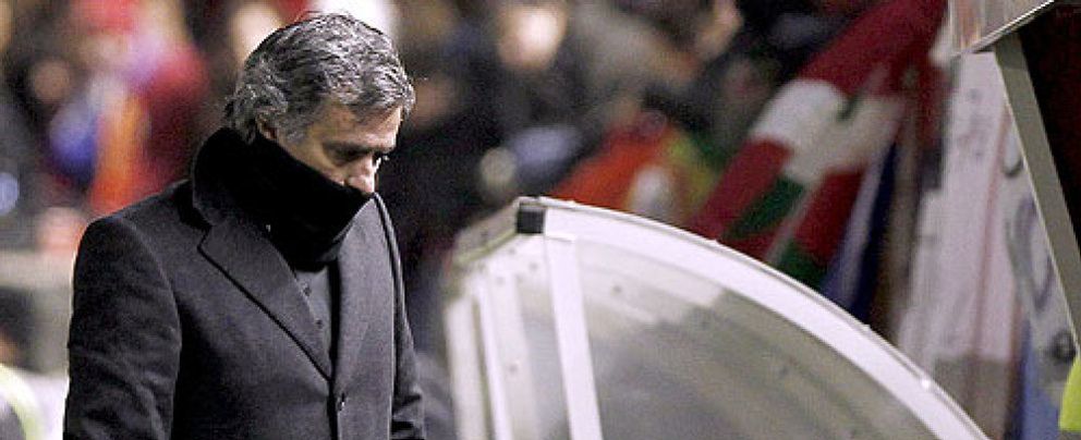Foto: El pesimismo se instala en el Bernabéu: Mourinho está a tres puntos de tirar la toalla