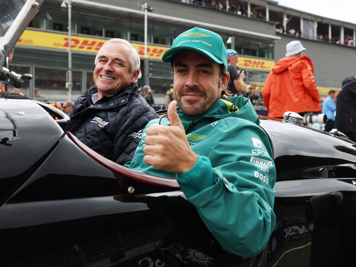 Foto: Alonso, antes de empezar el GP de Bélgica. (Reuters/Stephanie Lecocq)