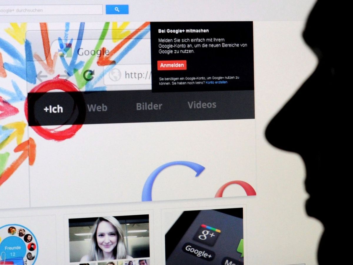Foto: Persona frente a una pantalla con el logotipo de la red social Google+. (EFE)