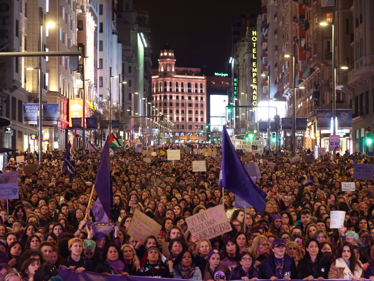 Foto: Manifestación en las calles de Madrid por el Día de la Mujer. (EFE/Kiko Huesca)