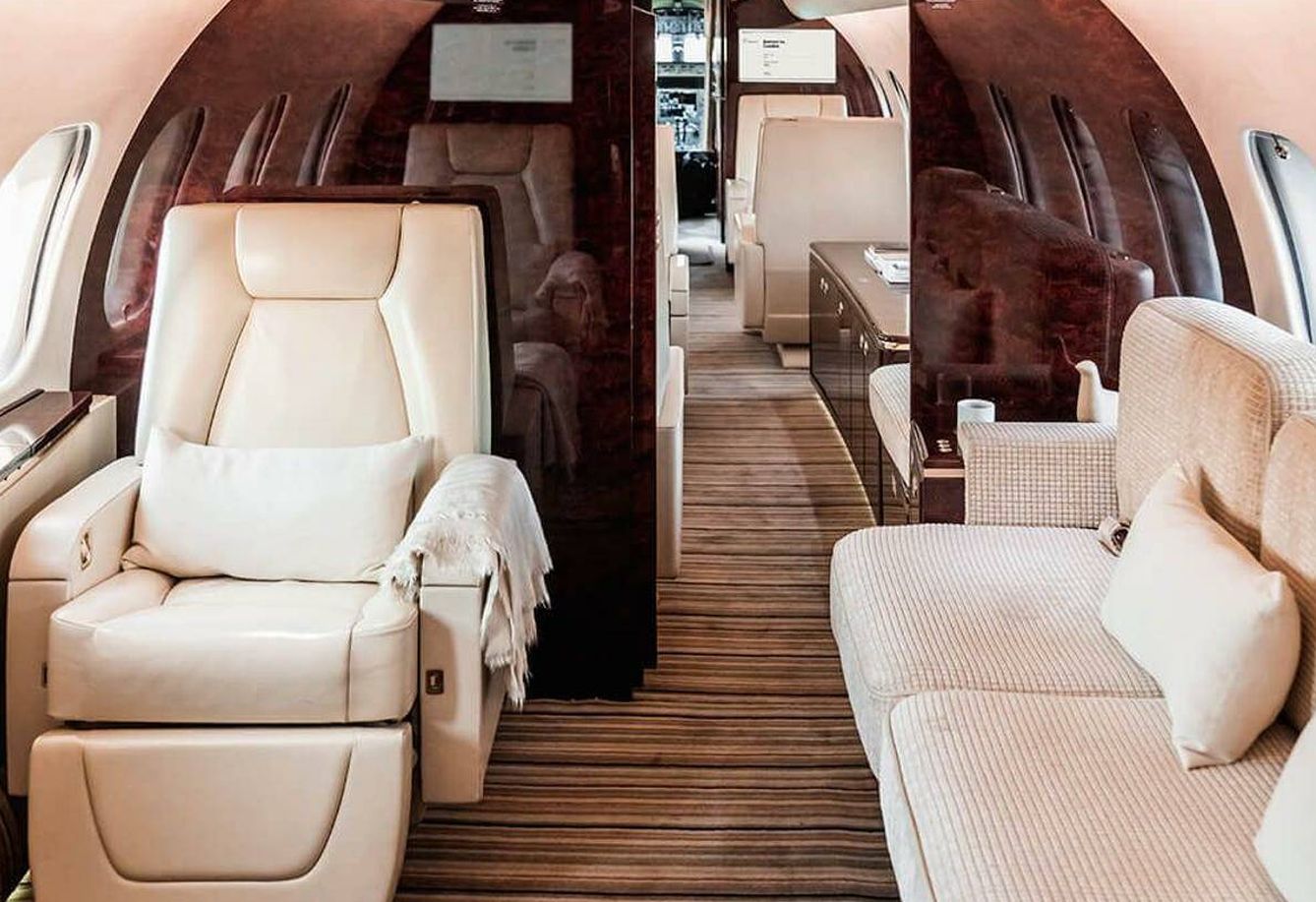 Interior del avión en el que viaja Juan Carlos I. (Cortesía/Royal Jet Group) 