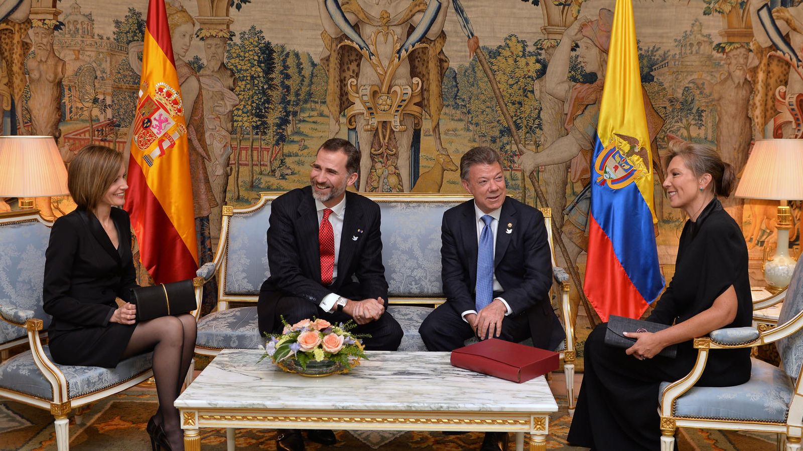 Foto: Los Reyes junto al presidente de Colombia y su esposa (Presidencia)