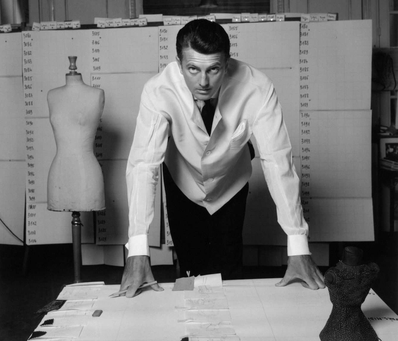 Hubert de Givenchy en su atelier.