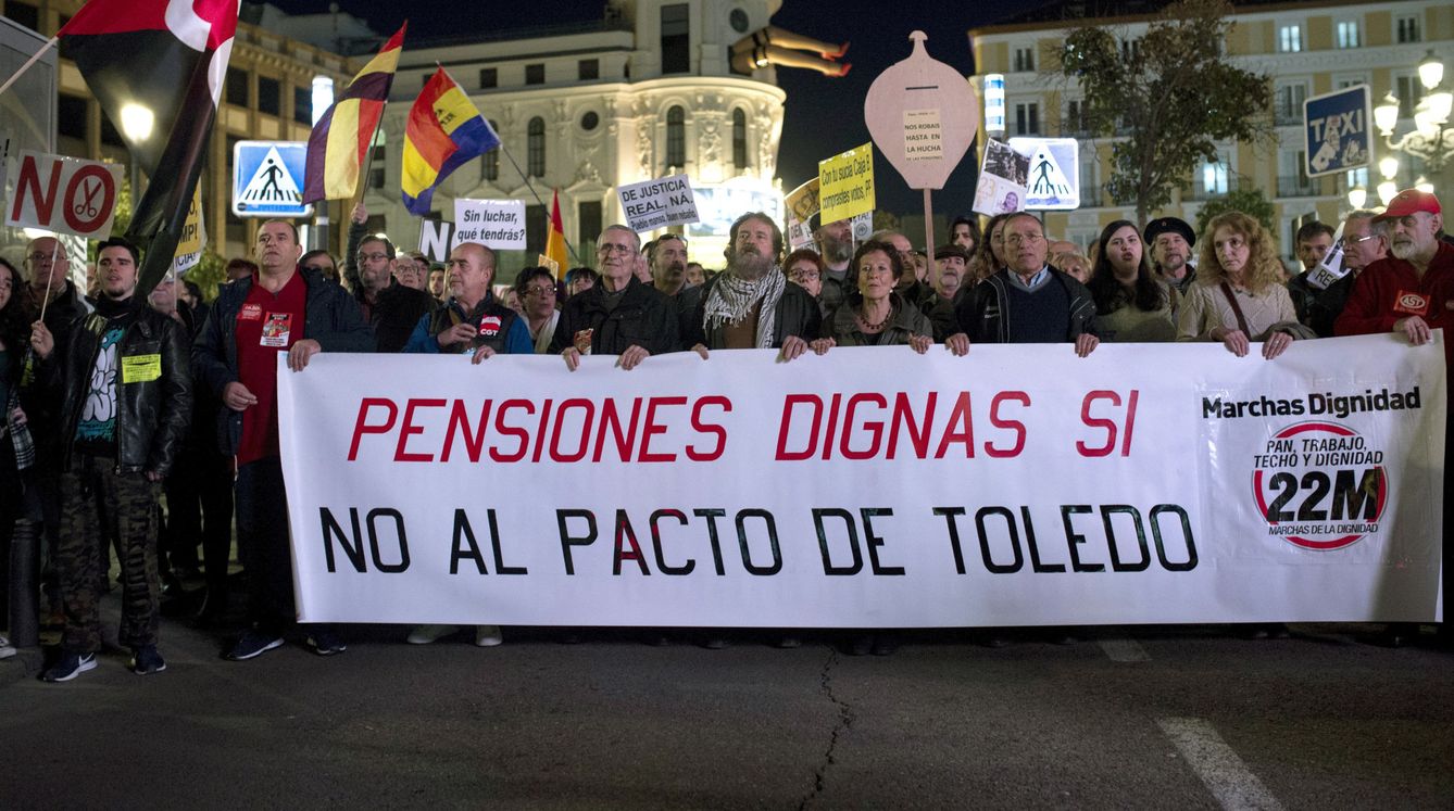 Manifestación llevada a cabo en Madrid en febrero de 2017 para reivindicar unas pensiones públicas dignas. (EFE)