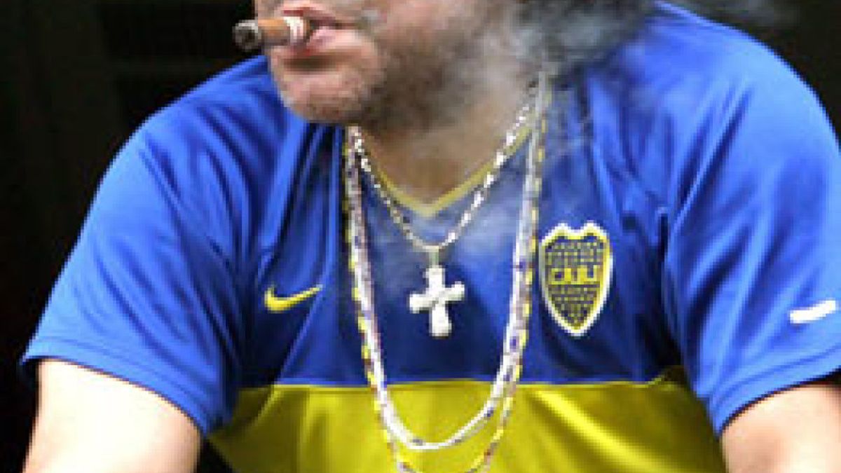 Maradona provoca una alerta por fuego en un hotel de Manchester al fumarse un puro