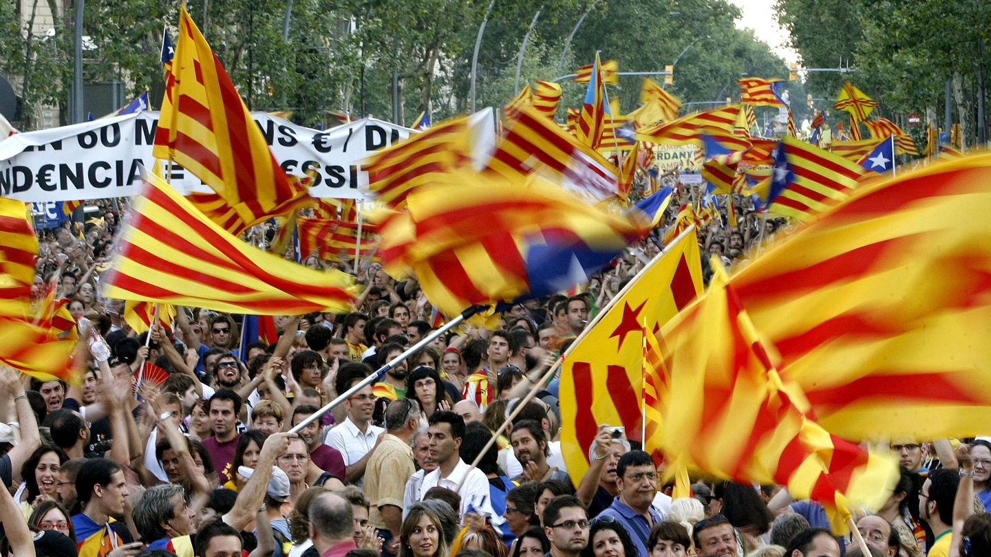 Manifestación contra la sentencia del TC sobre el estatuto de Cataluña. (EFE)