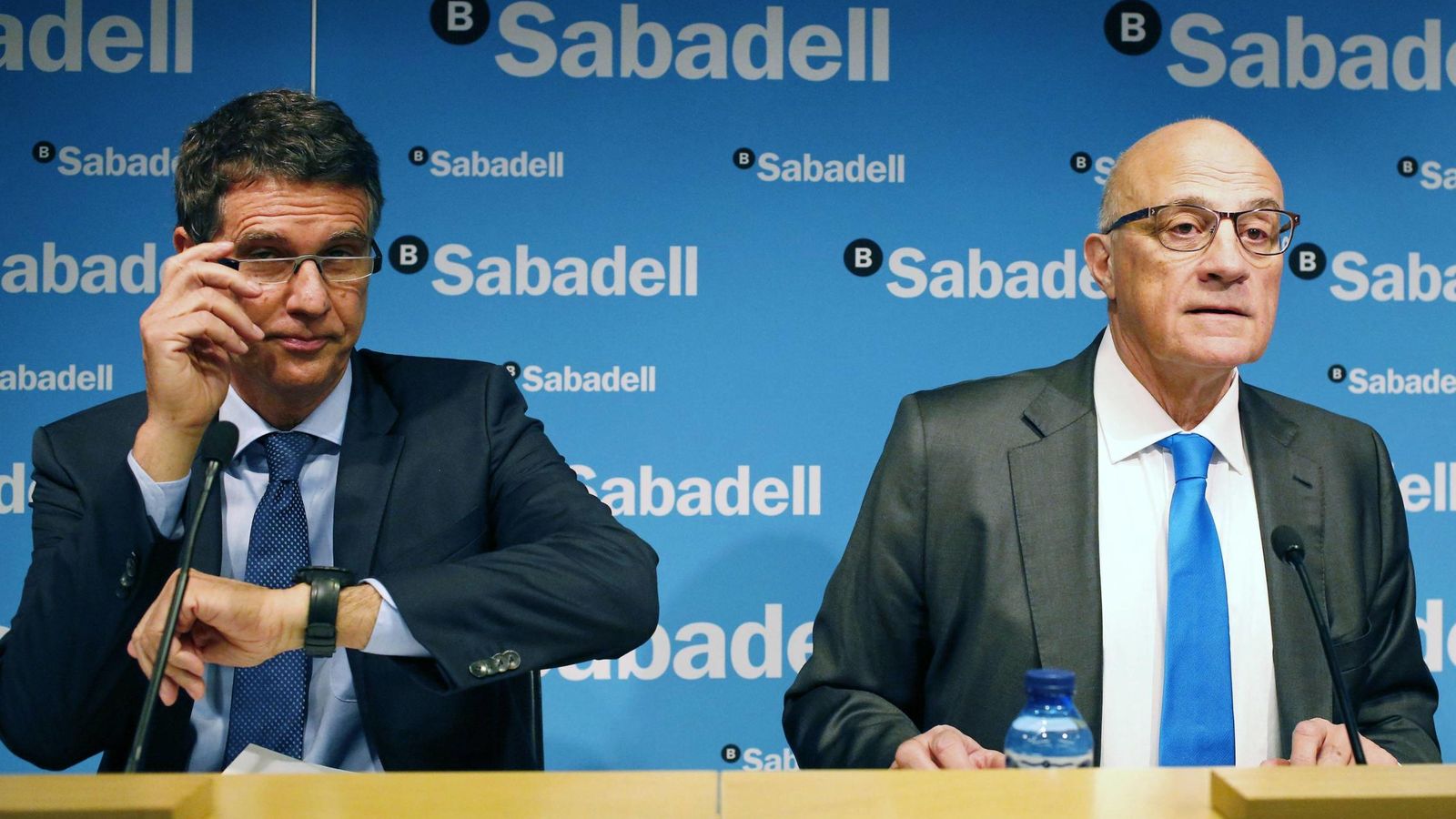 Foto: El presidente del Sabadell Josep Oliu y su CEO, Jaime Guardiola (Reuters)