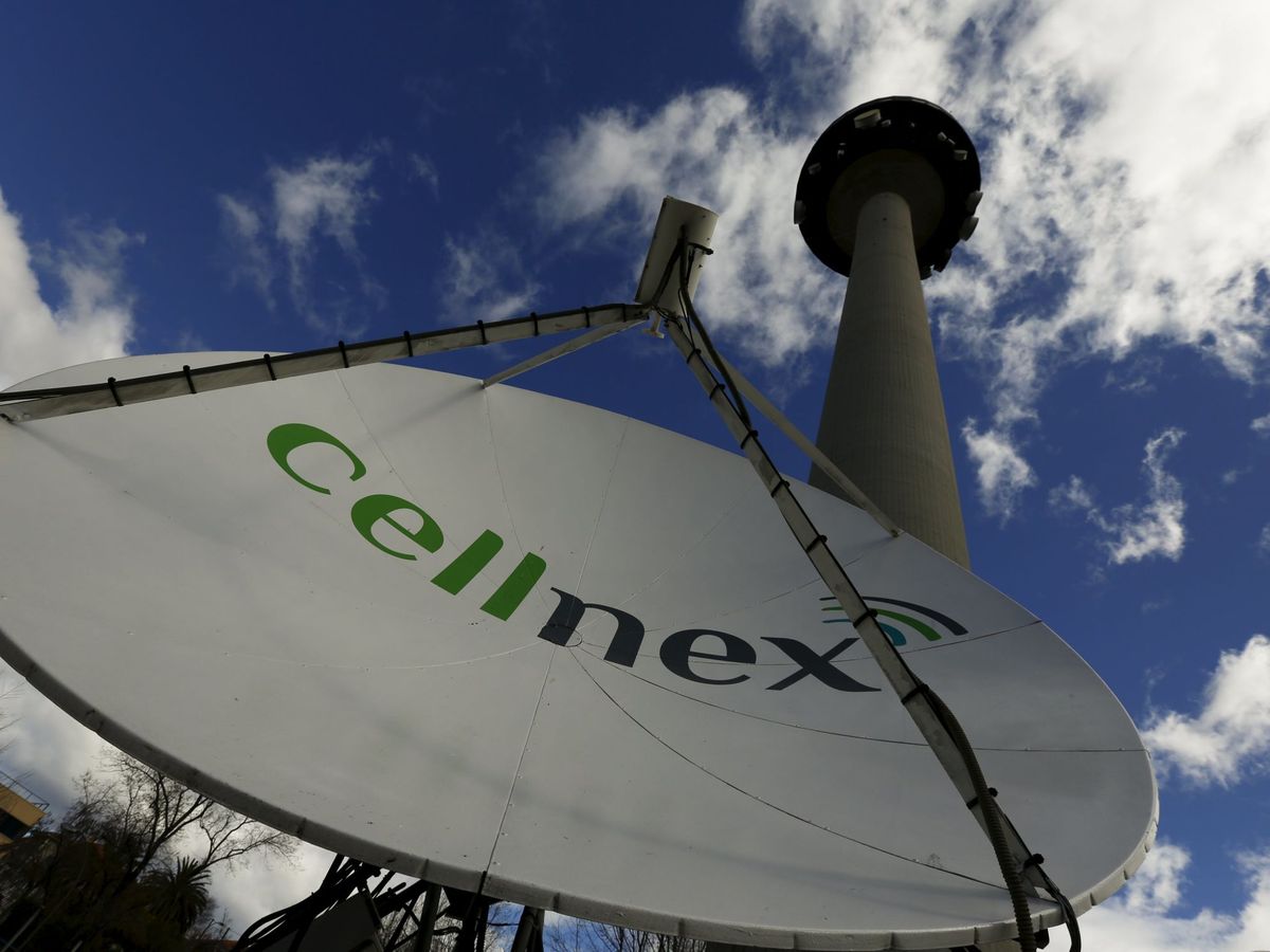 Foto: Antena de comunicaciones de Cellnex en el Pirulí de Madrid. (Reuters)
