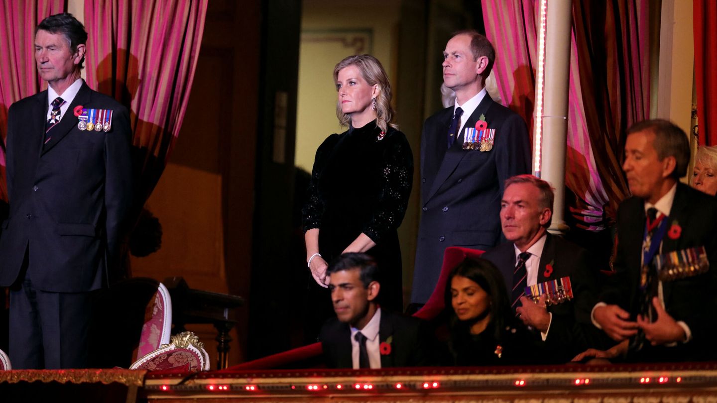 El príncipe Eduardo y Sofía de Wessex, durante el concierto. (Reuters/Pool/Chris Radburn)