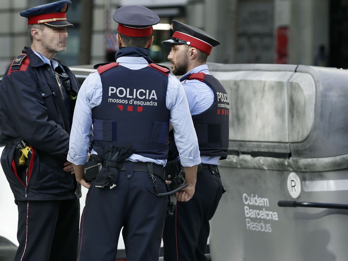 Foto: Según han confirmado los Mossos d'Esquadra, el detenido cuenta con antecedentes por estafas similares en Madrid. (EFE/Andreu Dalmau)