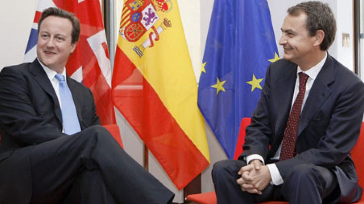 Zapatero se permite aconsejar a Cameron que acometa reformas cuanto antes