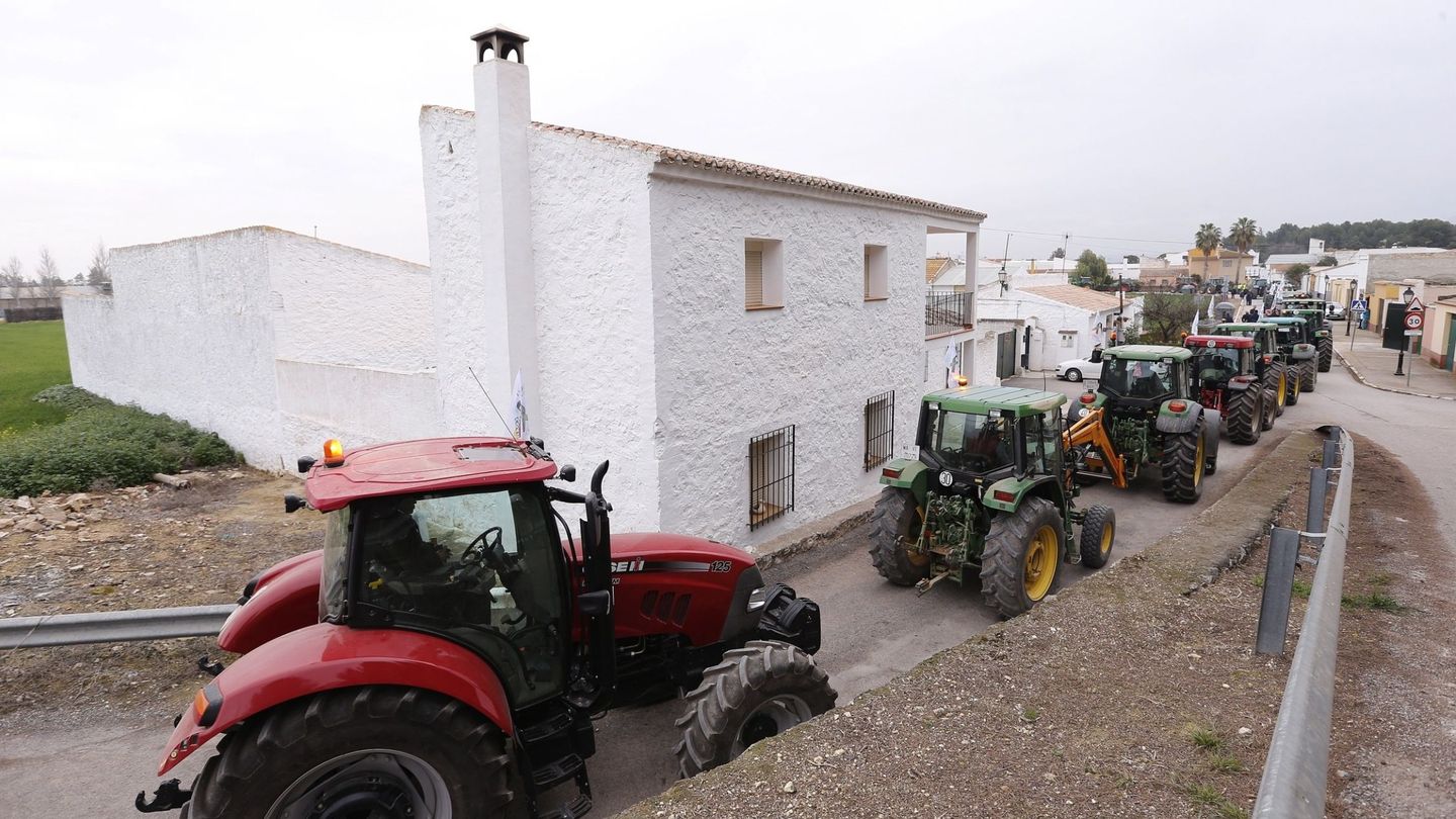 Tractorada en los Llanos de Antequera (Málaga). (EFE)