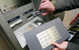 Los nuevos sistemas para duplicar tarjetas bancarias sin dejar rastro