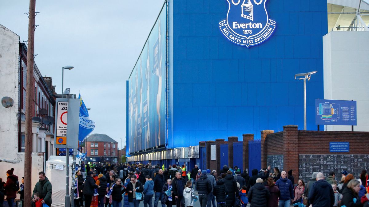 Sancionan con diez puntos al Everton por irregularidades financieras