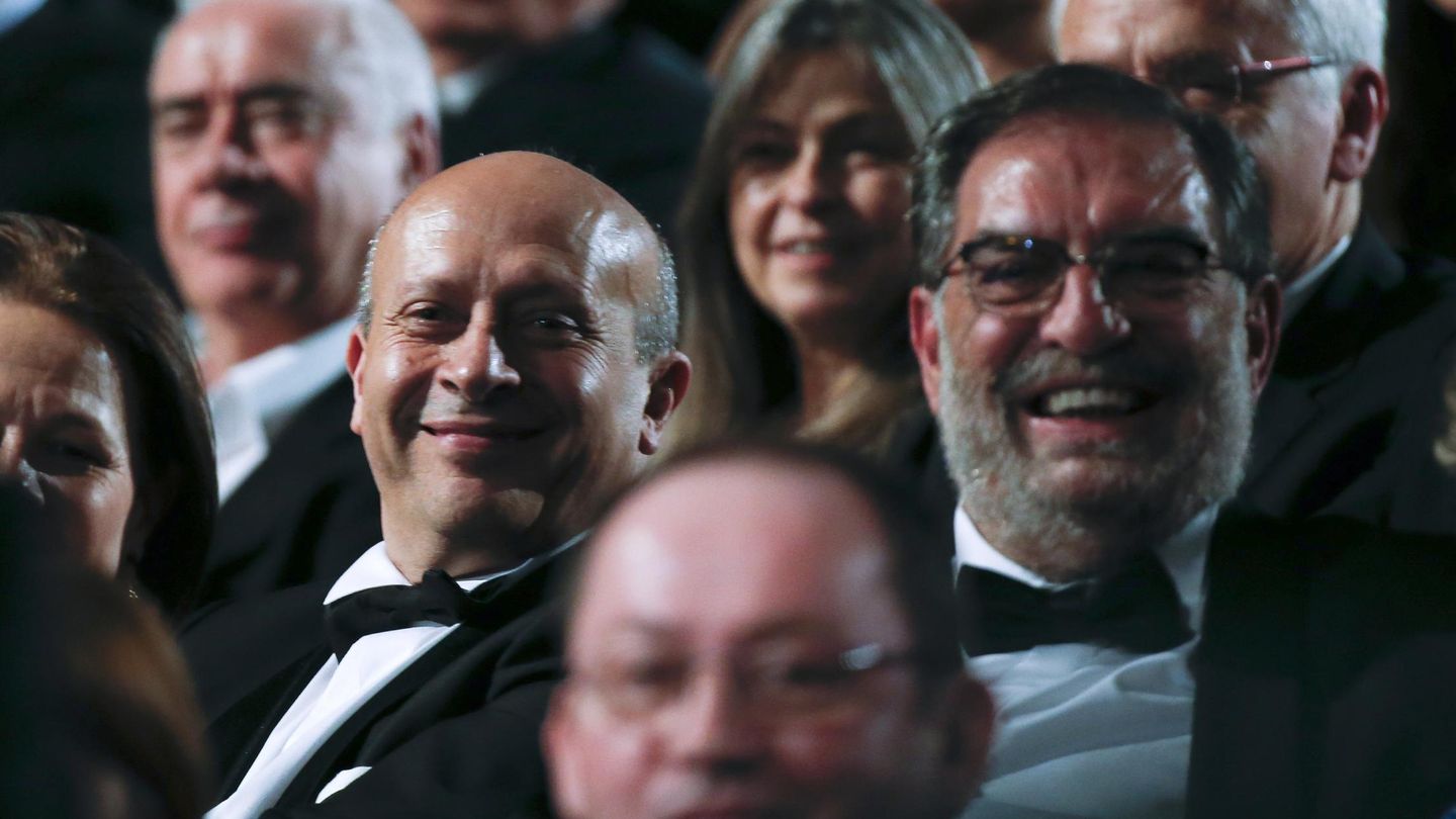 El entonces ministro, José Ignacio Wert, junto a Enrique González Macho, cuya empresa Alta Films colaboró en el fraude. (Reuters)
