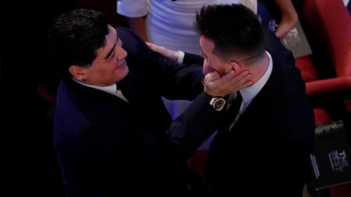 Maradona: "Es inútil hacer caudillo a Messi, que va 20 veces al baño antes del partido"