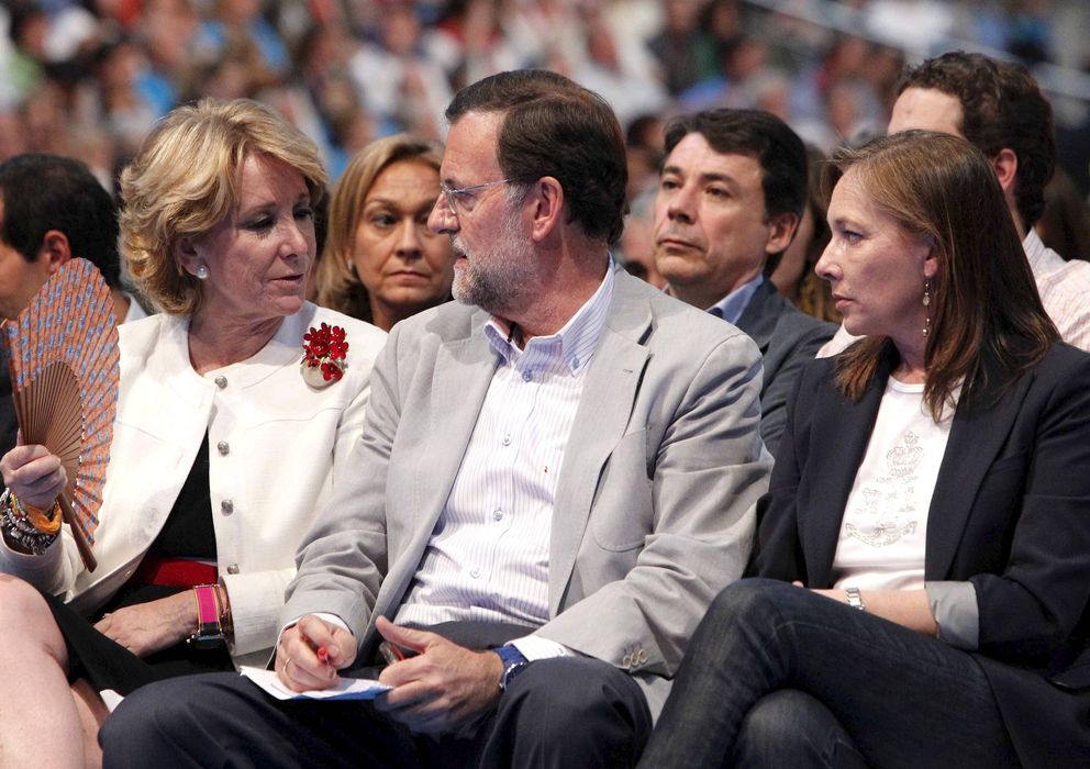 Foto: Esperanza Aguirre y Mariano Rajoy, en 2011. (Efe)