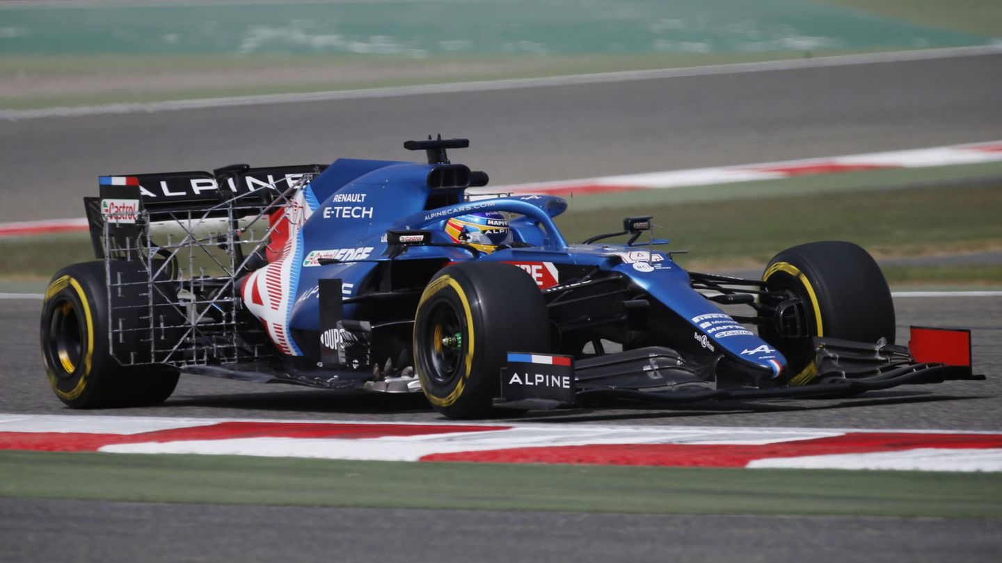Fernando Alonso en el circuito de Bahrein. (Reuters)