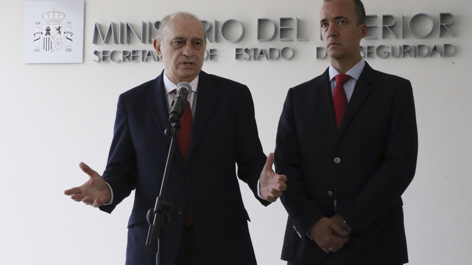 Foto: El ministro del Interior, Jorge Fernández Díaz, junto al secretario de Estado de Seguridad, Francisco Martínez. (EFE)