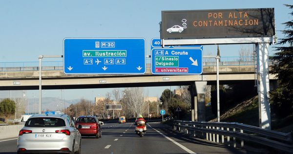 Foto: Los límites de velocidad continuarán este viernes en Madrid por alta contaminación. (EFE)