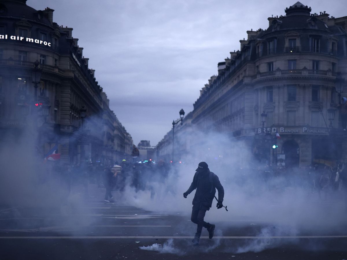Foto: Huelga nacional en Francia contra el proyecto de reforma de las pensiones. (EFE / Yoan Valat)