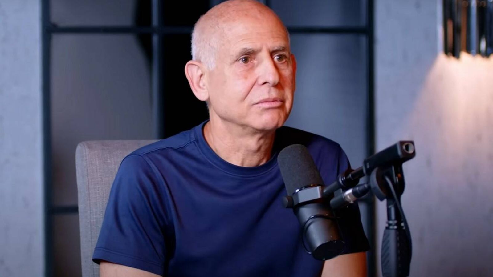 Daniel Amen, psiquiatra: "Lo primero que hacen en los restaurantes es darte pan y ofrecerte alcohol. Es una inversión"