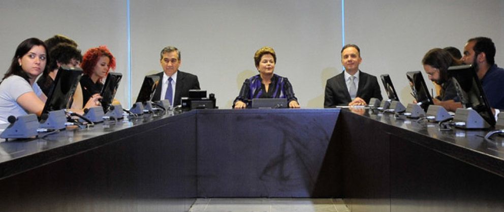 Foto: Dilma Rousseff escucha a los indignados y propone un plebiscito para la reforma política