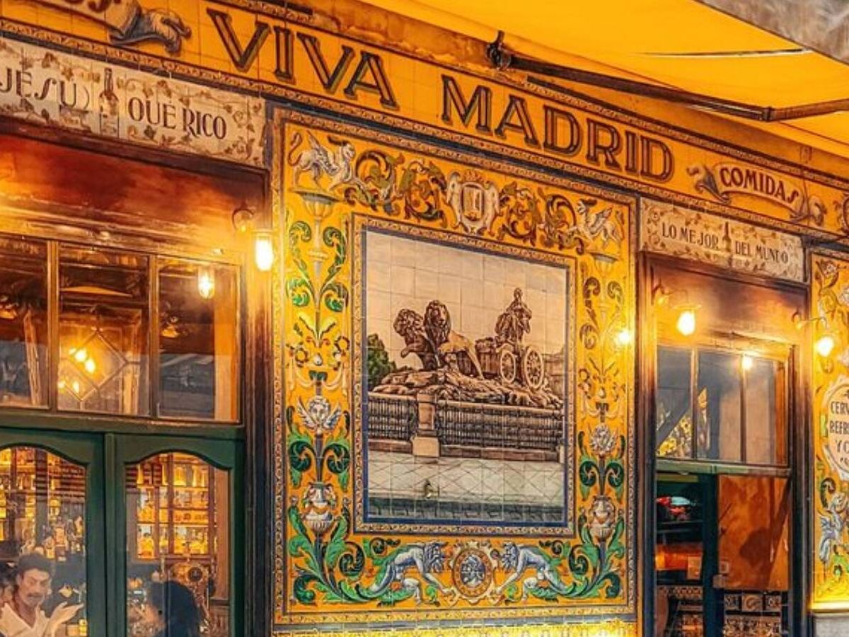 Foto: Una taberna icónica madrileña cercana a la Puerta del Sol. (Instagram/@visita_madrid)