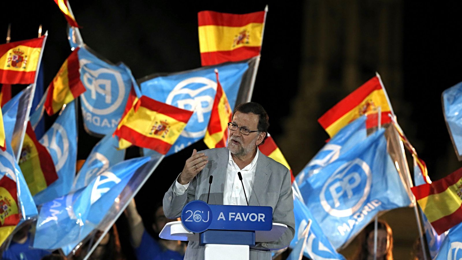 Foto: Rajoy, durante el acto de fin de campaña en Madrid. (EFE)