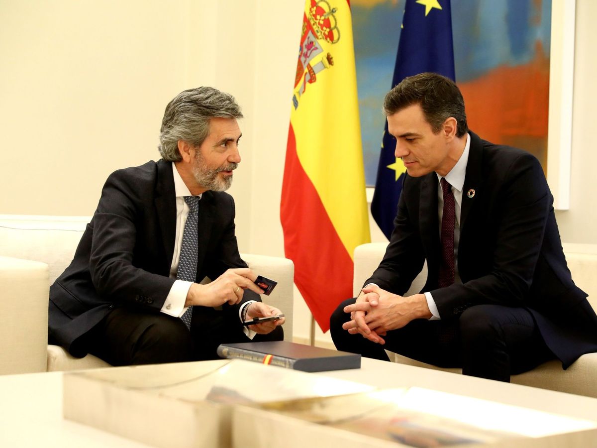 Foto: El presidente del Gobierno, Pedro Sánchez, y el del CGPJ y el Tribunal Supremo, Carlos Lesmes. (EFE)
